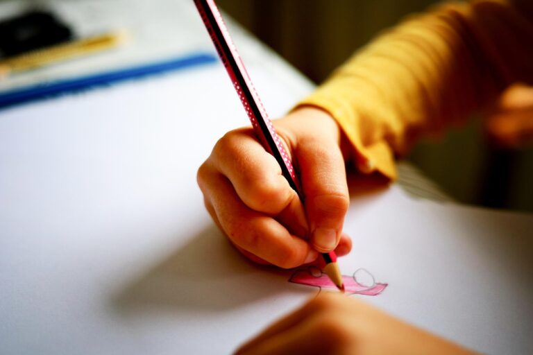 Hand drawing on paper to illustrate the article